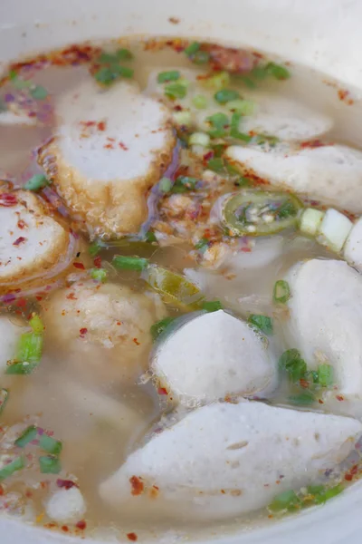 Spicy noodle soup with fishball — Stock Photo, Image