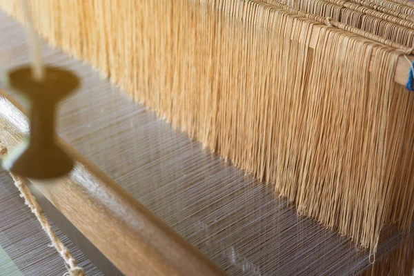 Webstuhl aus Holz, Konzept der Textilherstellung oder Hobby — Stockfoto
