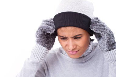 Hasta bir kadın baş ağrısı acı