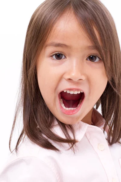 Linda niña gritando, comunicación, anunciando —  Fotos de Stock