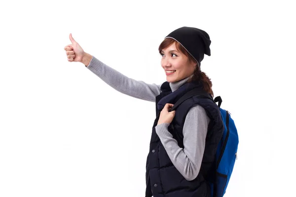Gelukkig, lachende vrouw reiziger duim opgevend — Stockfoto