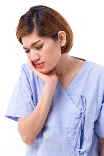 Vrouw last hebt van kiespijn, tandbederf of gevoeligheid — Stockfoto