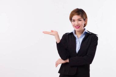 işaret, bir şeyler sunan bir iş kadını