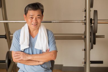 sağlıklı, mutlu, gülümseyen, pozitif kıdemli de Asya olmak adam wo