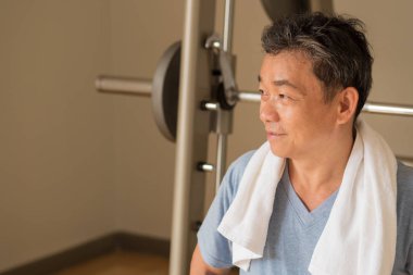 sağlıklı, mutlu, gülümseyen, pozitif kıdemli de Asya erkek lo olmak