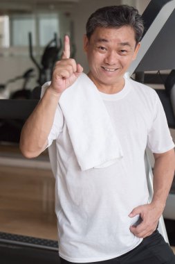 No.1 parmak veren spor salonunda, çalışma dışarı sağlıklı, mutlu komuta sizde