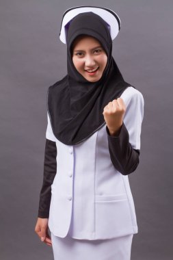 güçlü başarılı emin mutlu Müslüman hemşire