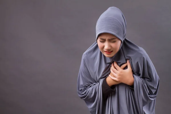 Zieke moslim lijden aan hartaanval, inbeslagneming — Stockfoto