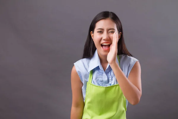Woman worker shouting, speaking, communicating, announcing — Stock Photo, Image