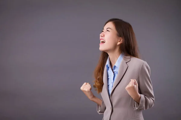 Arga upprörd kvinna skriker, skriker — Stockfoto