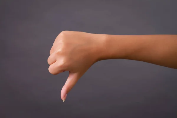 Kéz találat a hüvelykujj-le, nem szeret, rossz, elutasítás, unacceptance, nem Oké, nem ok, negatív gesztus — Stock Fotó