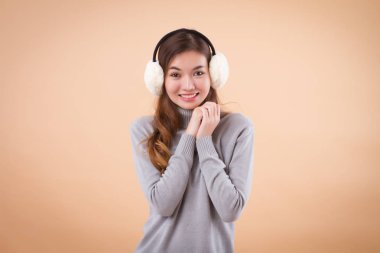 Asyalı kadın, Sonbahar Kış stil stüdyo portre vurdu