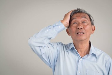 hasta vurguladı eski komuta sizde baş ağrısı, dizzyness, sinüs iltihabı, stres, Migren, alzheimer, parkinson hastalığı kavramı