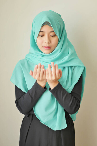 muslim islamic religion woman praying