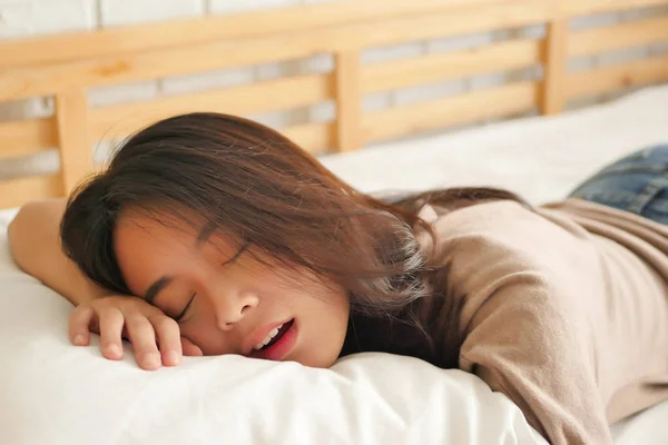 Tired exhausted restless woman snoring — Stock Photo, Image