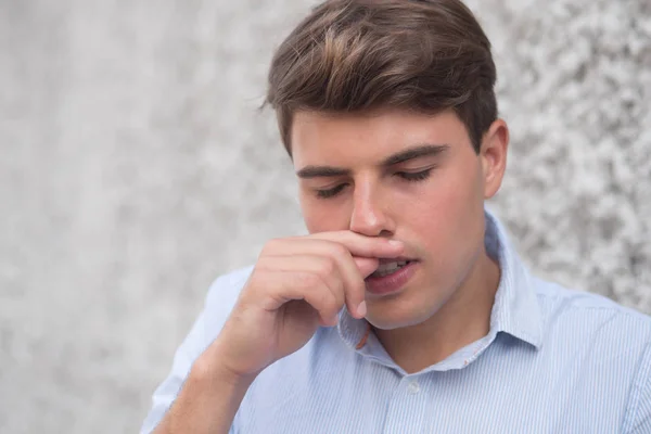 Homem Doente Com Corrimento Nasal — Fotografia de Stock