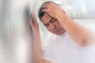 Baş dönmesi, baş dönmesi, baş dönmesi, stres, depresyon, tükenme, Alzheimer, beyin kanseri, Meniere hastalığı, hafıza kaybı;