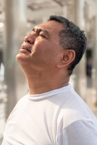 Triste Velho Idoso Chorando Retrato Asiático Homem Sênior Tio Idade — Fotografia de Stock