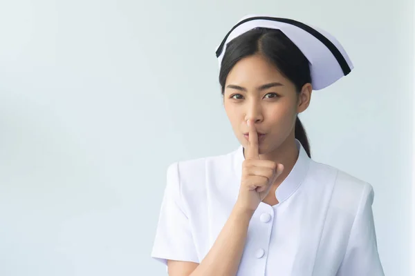 Enfermeira Pedindo Silêncio Retrato Mulher Asiática Enfermeira Com Shhh Mão — Fotografia de Stock