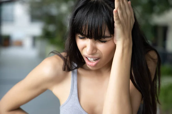 Mujer Enferma Con Dolor Cabeza Fiebre Concepto Atención Médica Infección —  Fotos de Stock