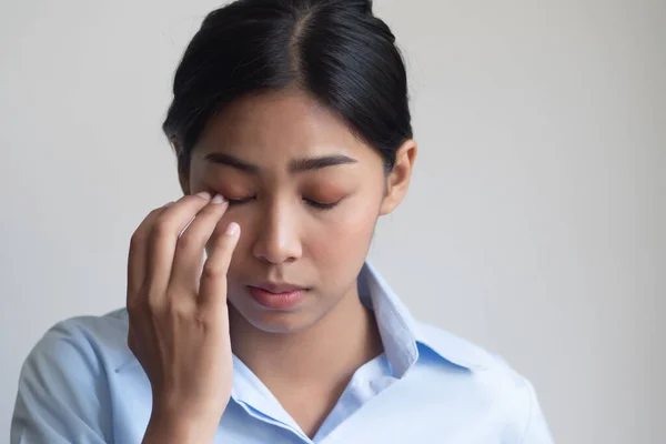 Mujer Asiática Que Sufre Irritación Ocular Concepto Cuidado Salud Óptica — Foto de Stock