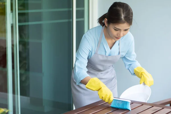 Asian Woman Cleaning Home Doing Housework Duster — Stock Photo, Image