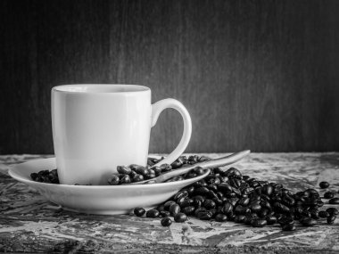 Filtreli Kahve çekirdekleri blabk ve beyaz stil etkisi