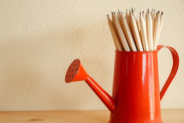 Concept van onderwijs of terug naar school potlood op houten CHTERGRO — Stockfoto