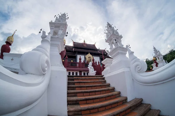 Arquitectura tailandesa tradicional en el estilo Lanna, Royal Pavilio — Foto de Stock