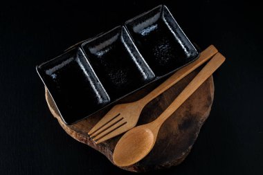 Çamurdan kalıp ve ısı ile yandı seramik kupa.