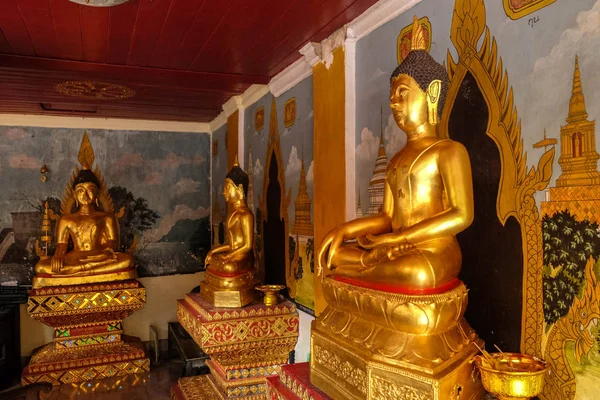 Golden Buddha statue in Wat Phra That Doi Suthep is tourist attraction of Chiang Mai, Thailand.Asia. — Stock Photo, Image