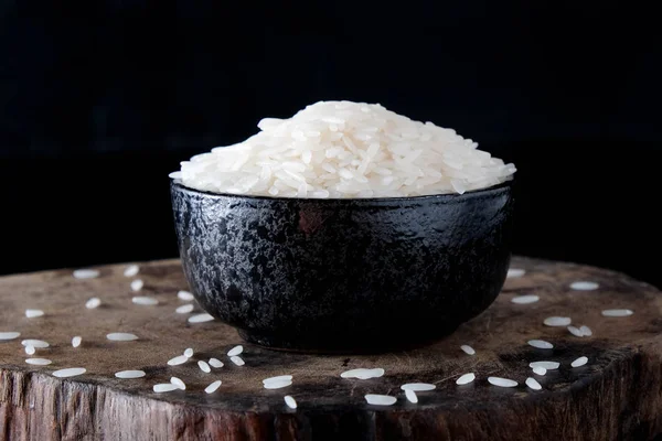 Witte rijst in een kopje de hoofdvoedsel van Aziaten — Stockfoto