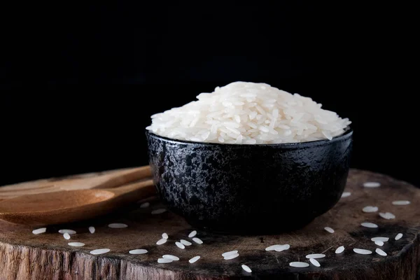 Riso bianco in una tazza il cibo base degli asiatici — Foto Stock