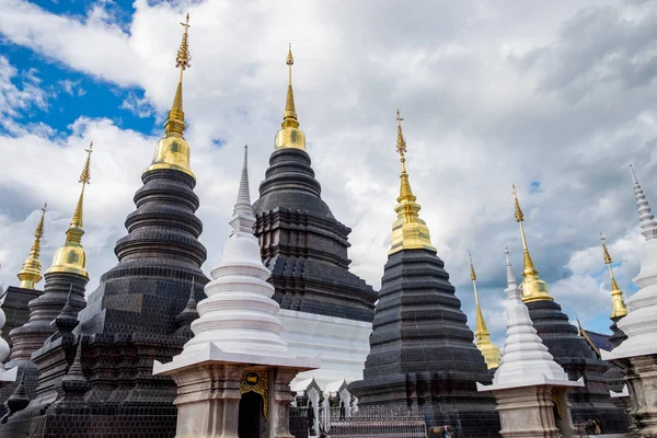 Ban Den Tapınağı Kuzey içinde bulunan Tay bir tapınaktır