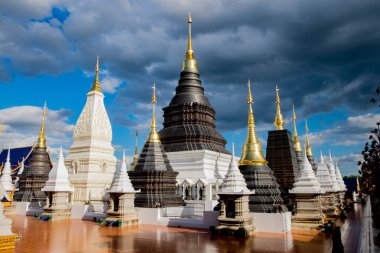 Ban Den Tapınağı Kuzey içinde bulunan Tay bir tapınaktır