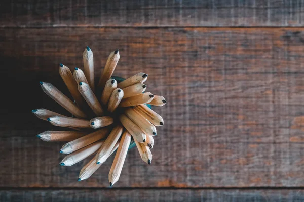 Tablo filtre etkisi retro vintage tarzı eğitim kalem kavramı