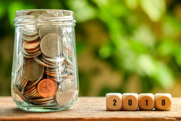 yatırım için para tasarrufu 2018 yeni yıl m filtre etkisi retro vintage tarzı ile Kaydet ipotek kavramı ile para sikke