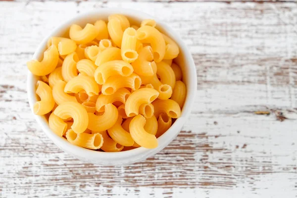 Італійська кухня сирі макарони для приготування їжі зробив борошна — стокове фото