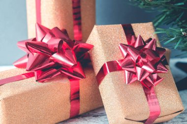 hediye kutusu için Noel ve mutlu yeni yıl filtre efekti ile ret