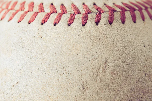 Stary Baseball na tle drewna z filtr efektu retro vintage — Zdjęcie stockowe