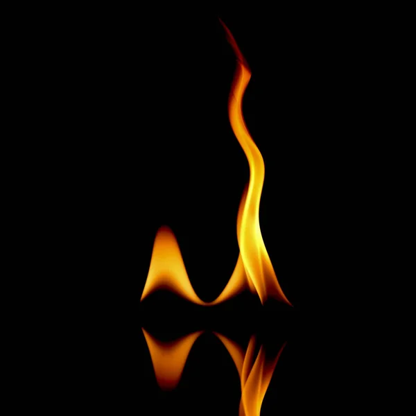 Fond abstrait feu très chaud. feu sur le fond noir . — Photo