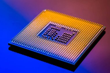 teknoloji siber elektronik kavramı. CPU ram bilgisayarda mavi li