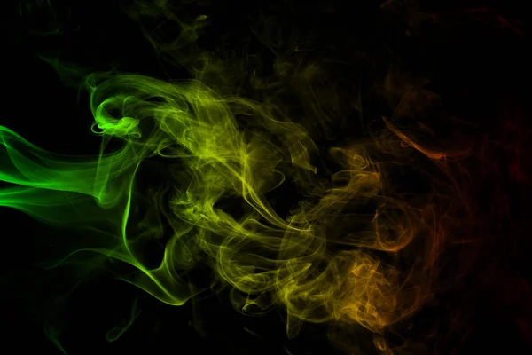 Astratto sfondo fumo curve e onda reggae colori verde, giallo, rosso colorato in bandiera della musica reggae — Foto Stock