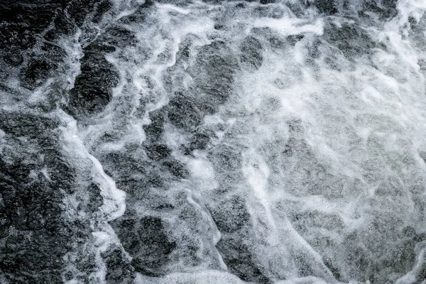 暗い青滝波水背景テクスチャを抽象化します。 — ストック写真