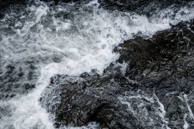 Koyu mavi şelale dalga su arka plan doku soyut