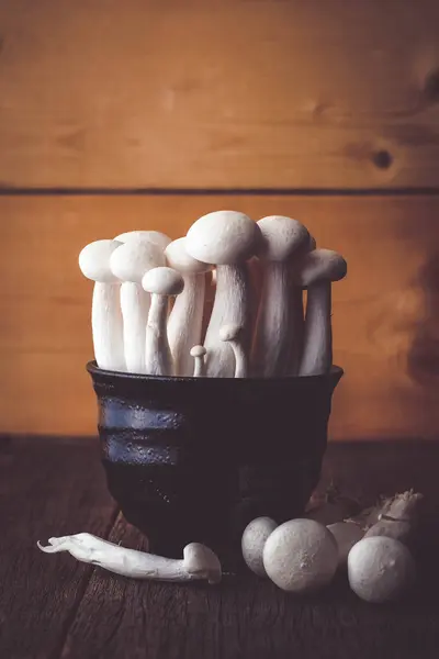 Funghi Sulla Tavola Legno Materie Prime Cucinare — Foto Stock