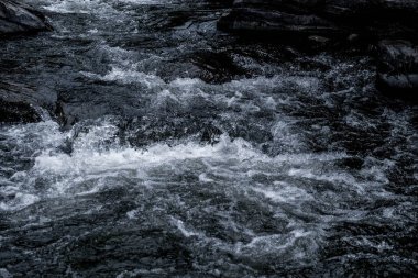 Koyu mavi şelale dalga su arka plan doku soyut