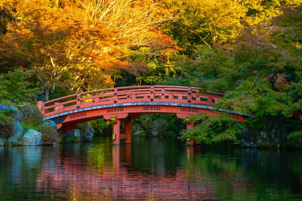 Japanese autumn fall. Kyoto Daigoji temple. — Stock Photo, Image