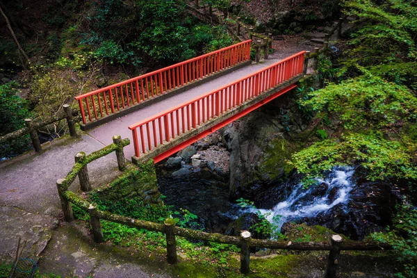 Minoh park wasserfall oder minoo wasserfall - osaka, japan — Stockfoto