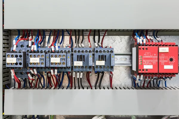 Magnetic contactors and safety relay